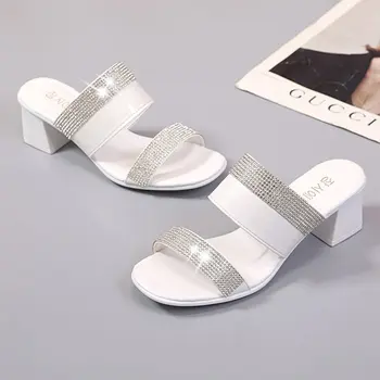 2022 Персонализирани Модни Модерен дамски сандали от лачена кожа с квадратен корен, Кристални Чехли, Летни дамски обувь35-40